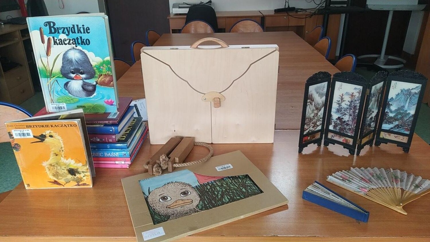 KAMISHIBAI - magiczny drewniany teatrzyk